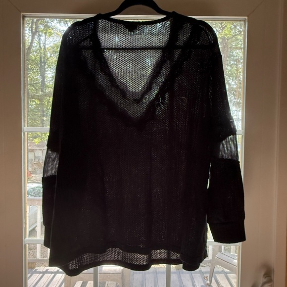 Torrid Waffle Knit Black Lace Trim Women's Top - Picture 2 of 3